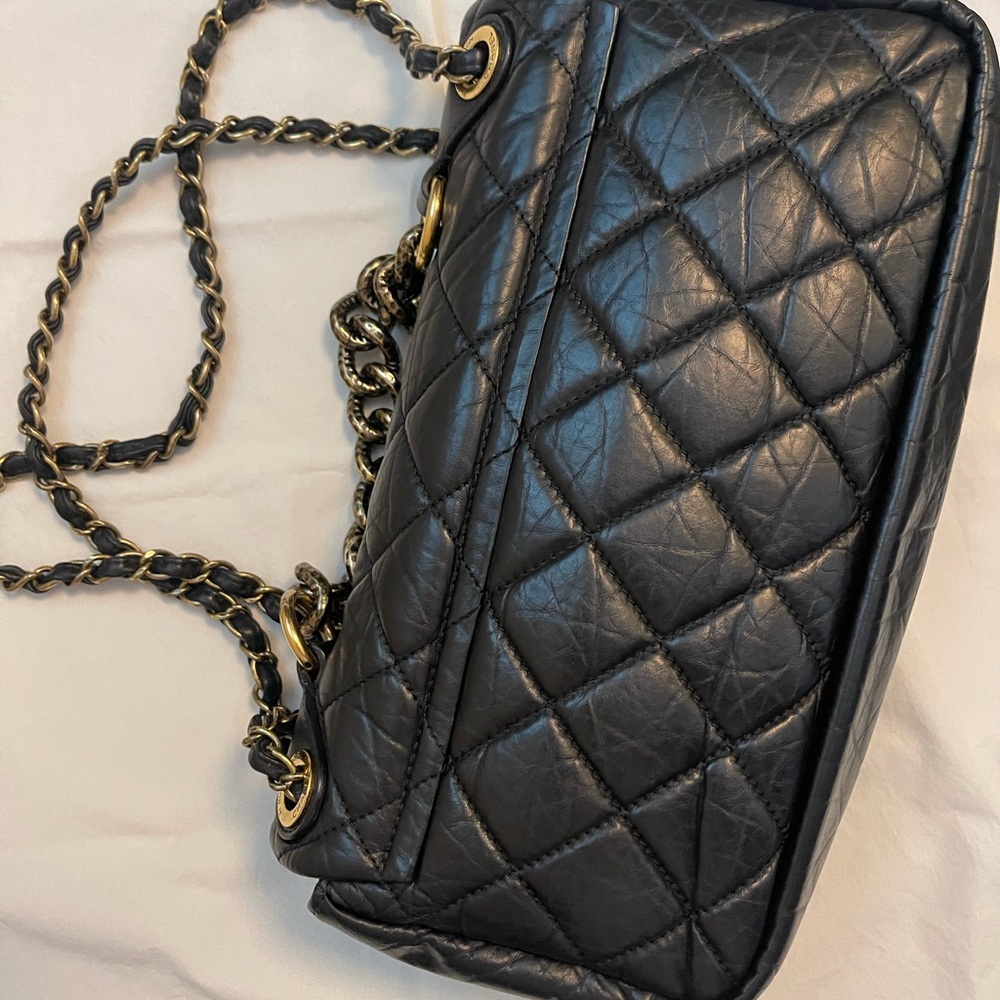 Chanel Black Quilted Calfskin Shoulder Bag - Picture 8 of 10
